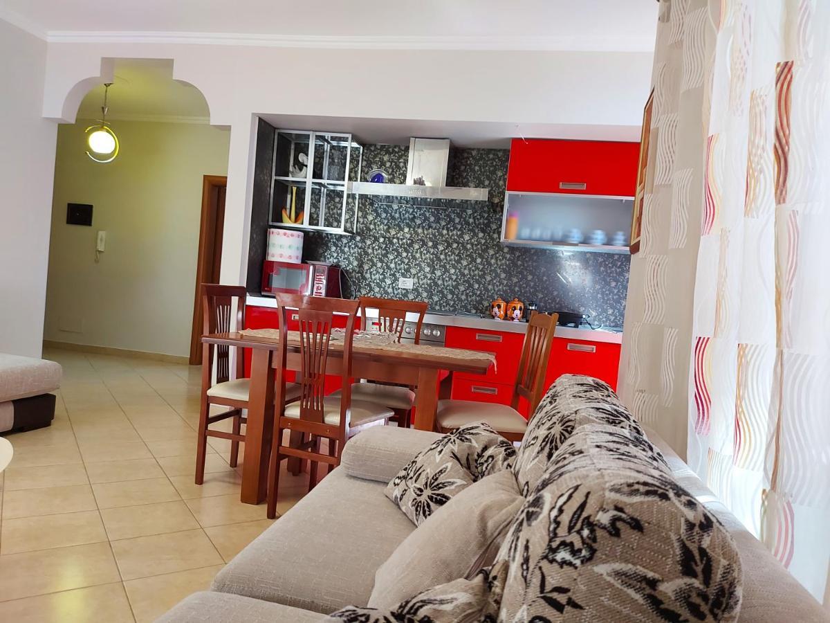 דורס Bral Apartments 8 Two-Bedroom Beachfront מראה חיצוני תמונה