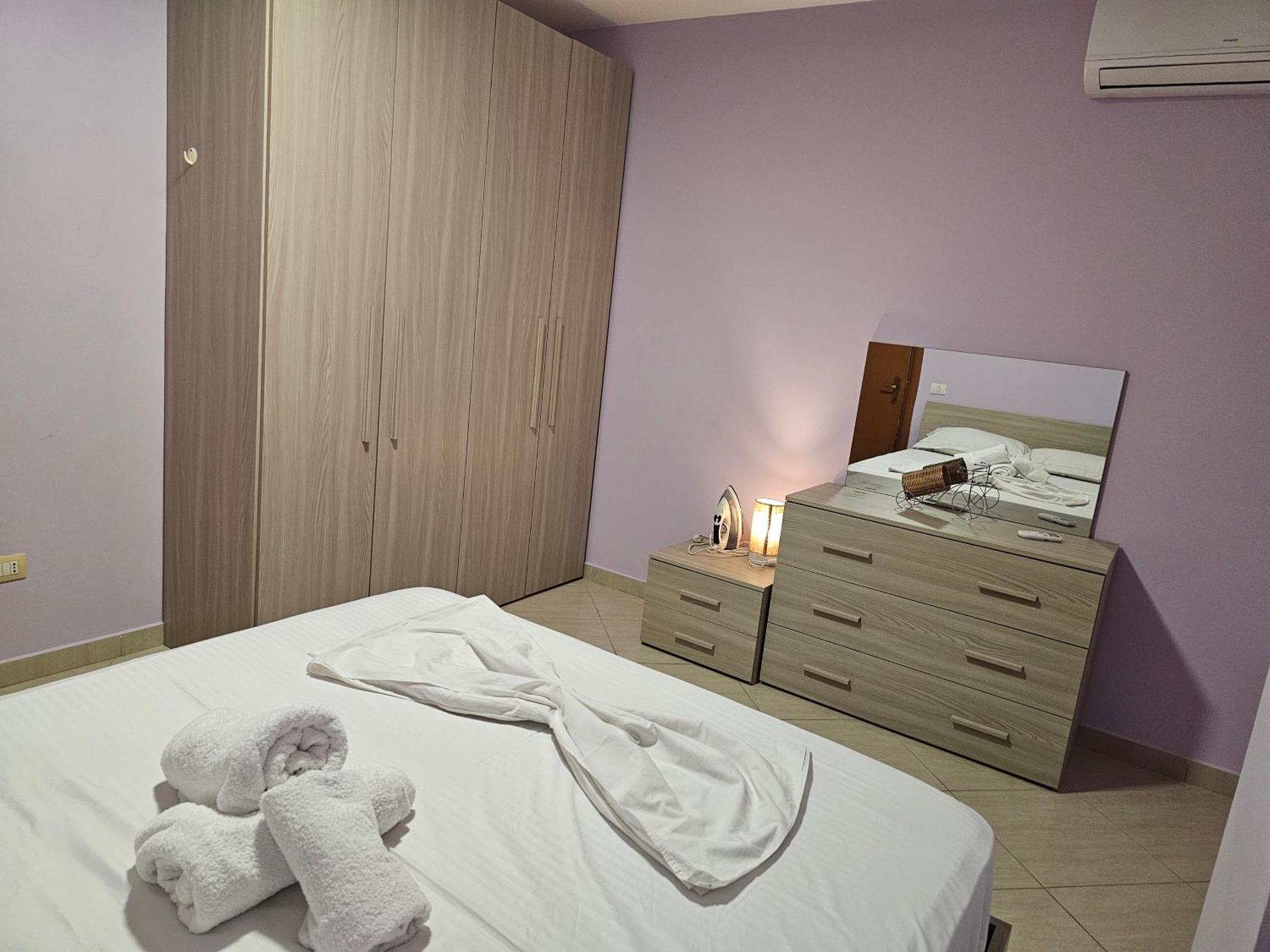 דורס Bral Apartments 8 Two-Bedroom Beachfront מראה חיצוני תמונה